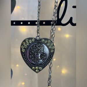 Vintage like Fashion Jewelry Silver Heart Cameo Necklace with Yellow Stones